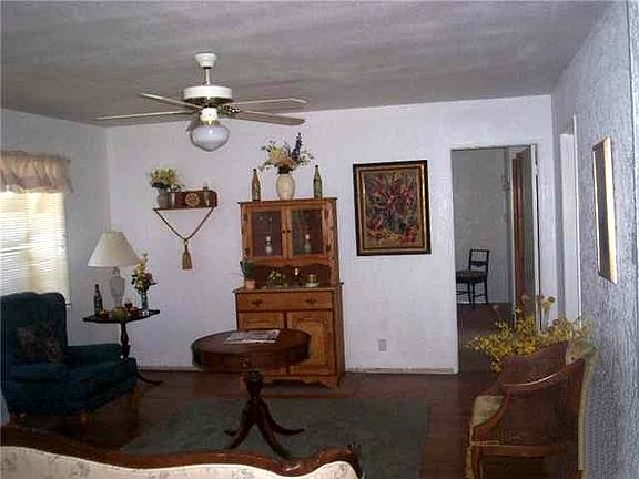 open floorplan great den area