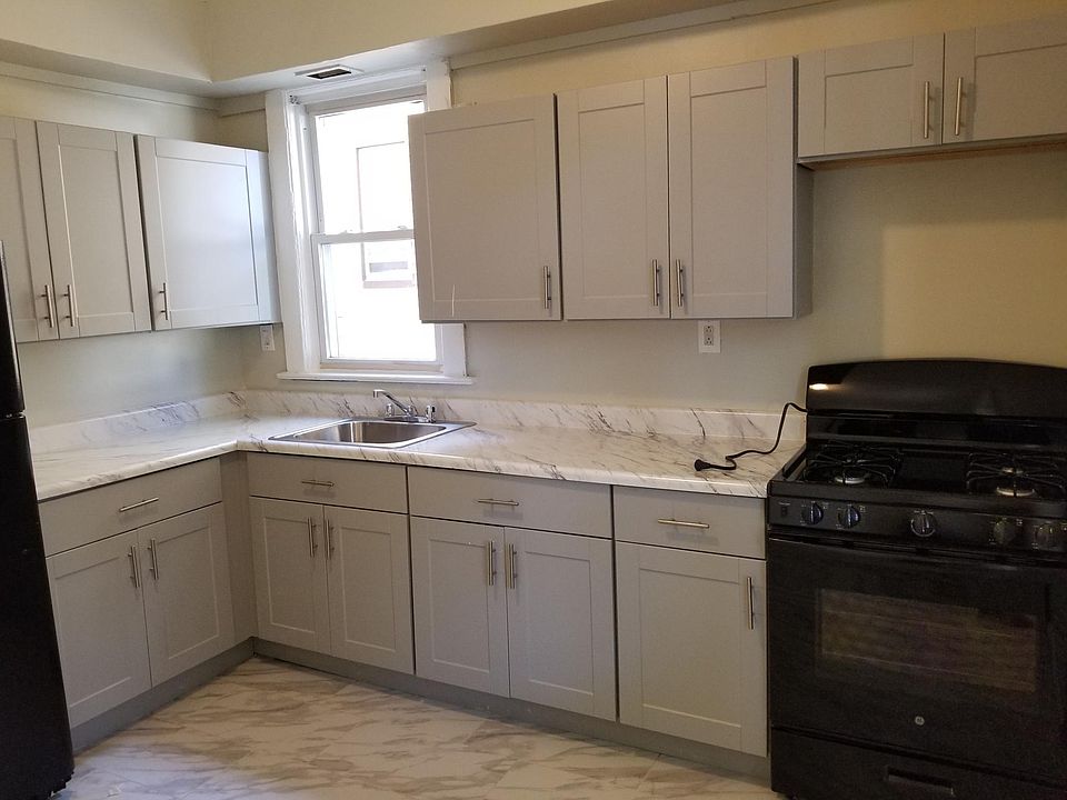 1st image of 127 Lehigh Ave #1