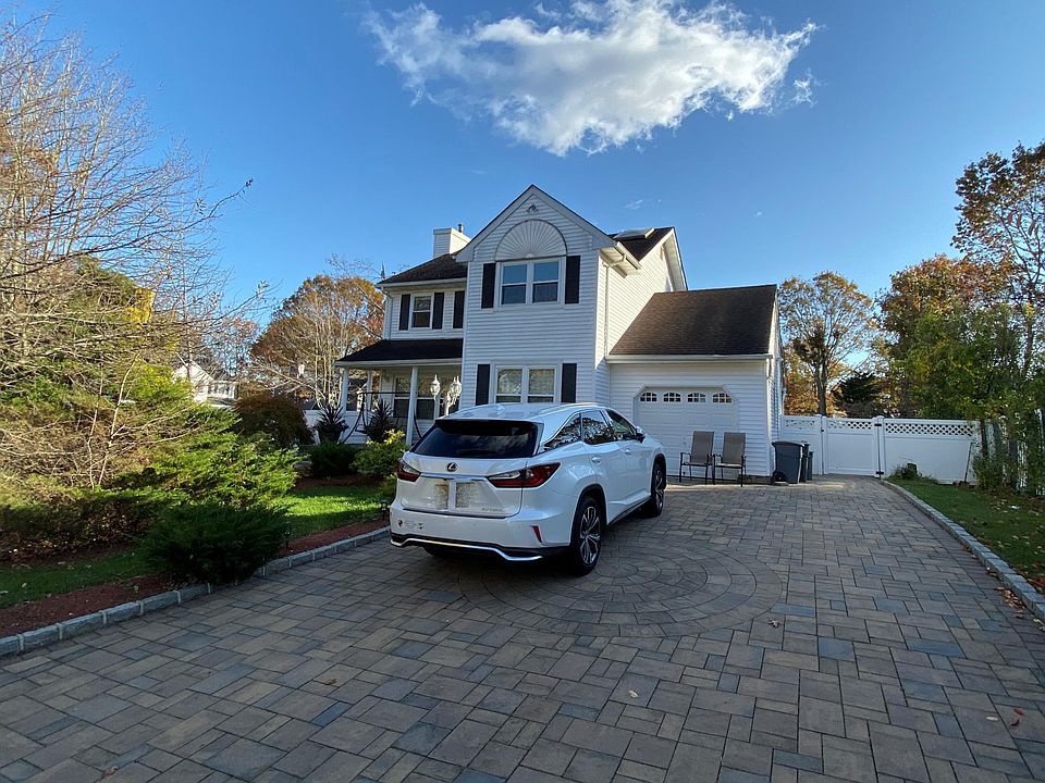 1st image of 47 Winnecomac Cir