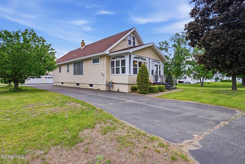 3rd image of 113 Mariaville Road