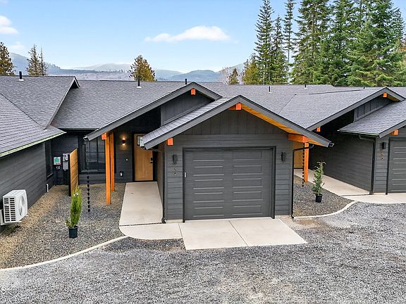 3rd image of 33 Rebecca Ln