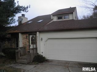 311 Valley Ridge Rd, Blue Grass, IA 52726