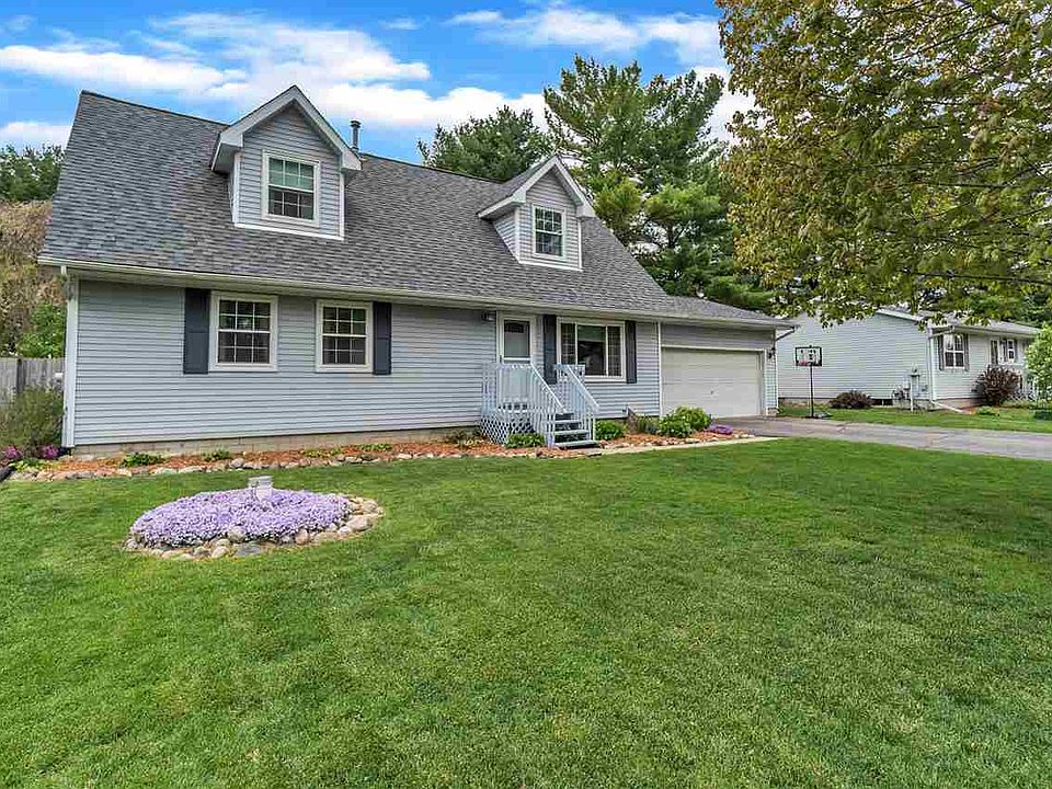 1st image of 10220 Mizzen Ln