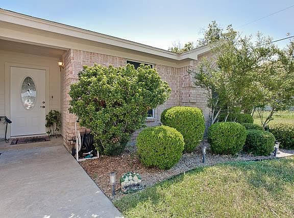 3rd image of 429 Grant Cir