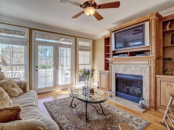 4th image of 493 River Bluff Dr Unit 1