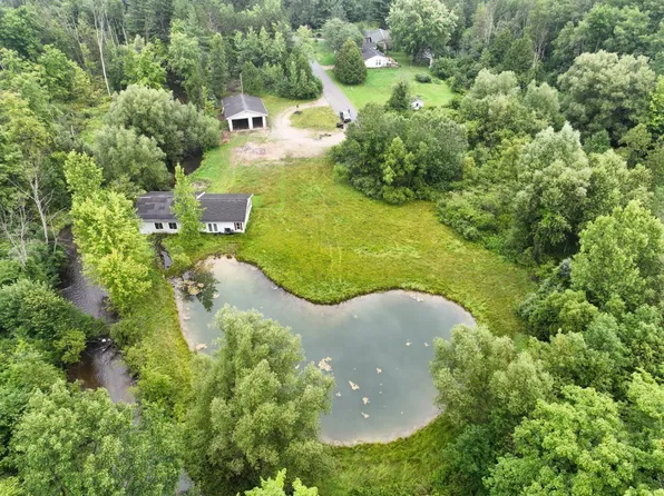 1800 Columbus Dr, Farwell, MI 48622