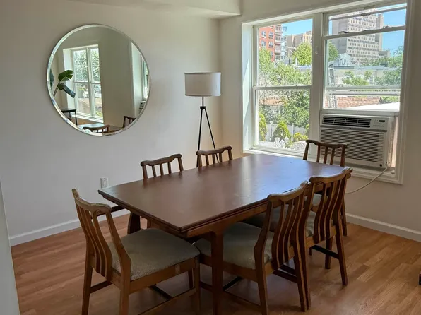 3626 Bayview Avenue image 6 of 32