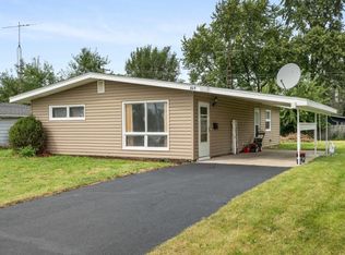 323 Kingswood Dr, North Aurora, IL 60542