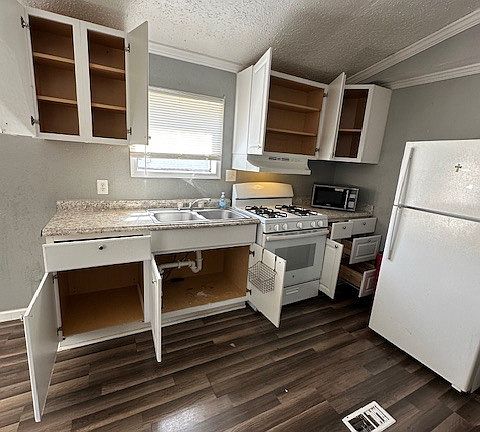 5th image of 334 Robin Ln #334R