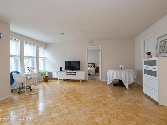 3rd image of 5646 N Kenmore Ave APT 3A