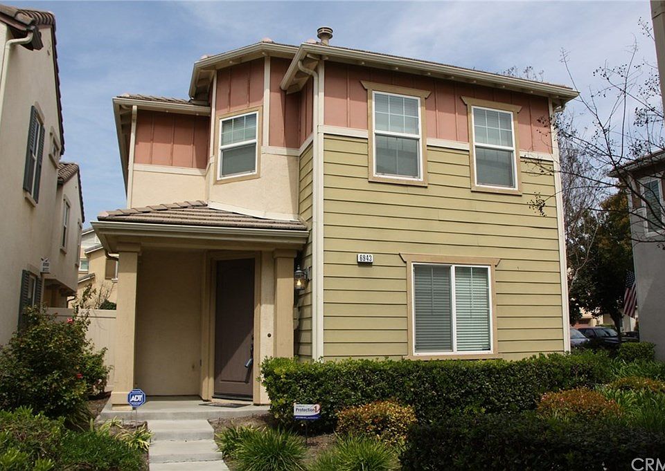 1st image of 6943 Geneva St