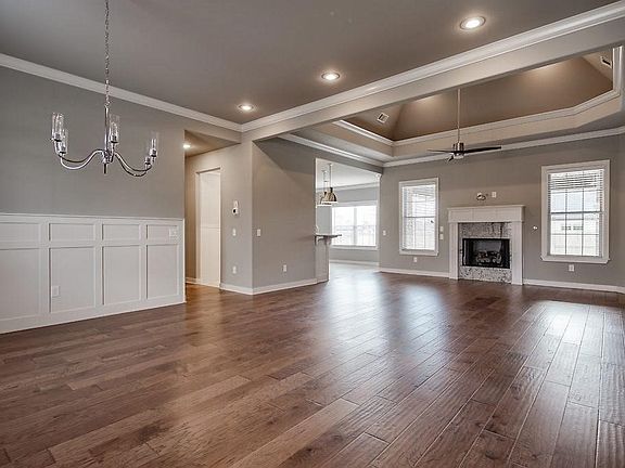 2nd image of 3001 SW Satinwood Ave