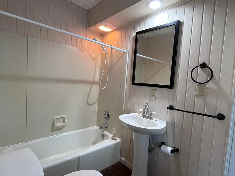 Bathroom - located in 2nd bedroom