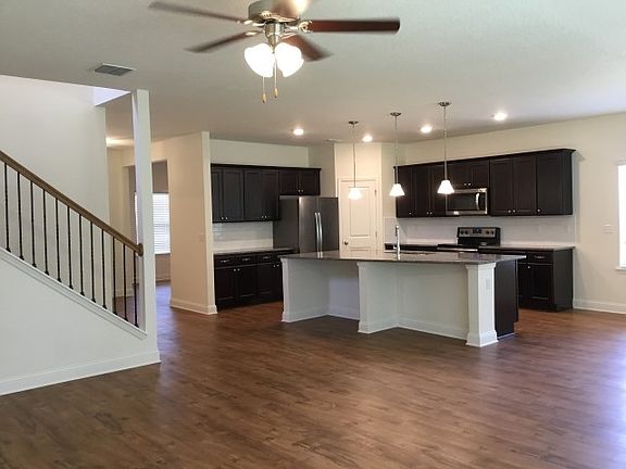 5th image of 308 Deerfield Glen Dr