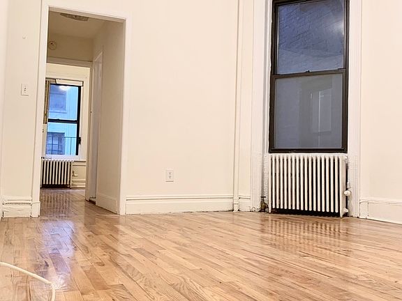 3rd image of 121 E 90th St APT 2B
