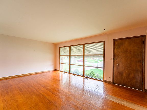 3rd image of 7062 W Birchwood Ave