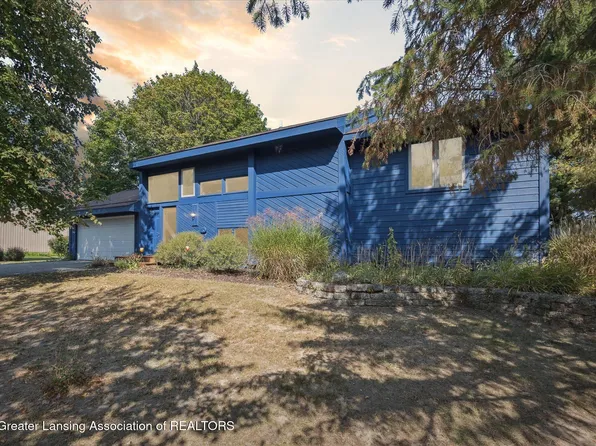 1138 Cliffdale Dr, Haslett, MI 48840