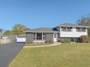 7822 W 99th Pl, Palos Hills, IL 60465