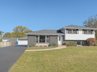 7822 W 99th Pl, Palos Hills, IL, 60465