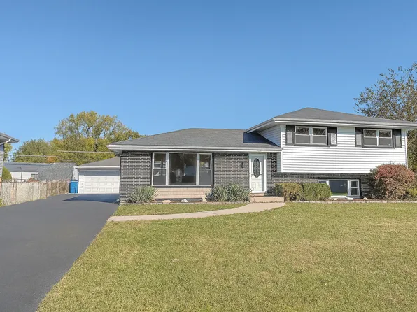 7822 W 99th Pl, Palos Hills, IL 60465