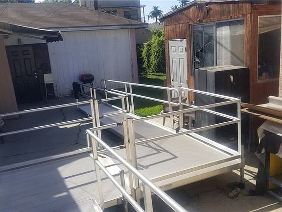 4th image of 3015 Hillcrest Dr