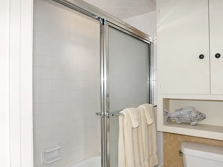 704 Horseshoe Bay Blvd #E — Photo 8