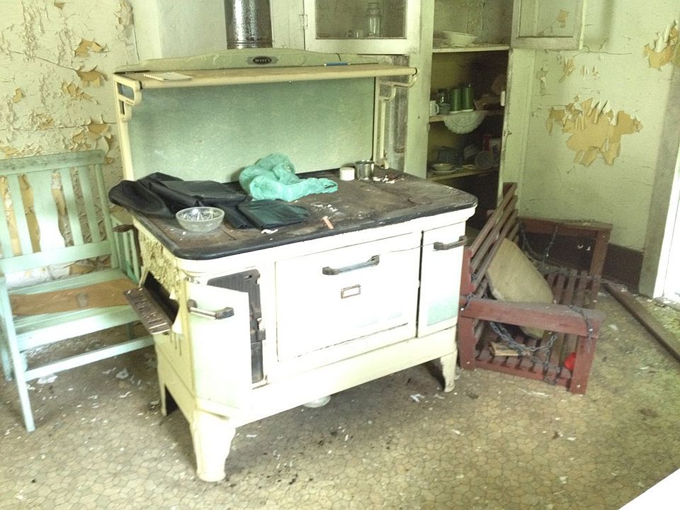 2nd image of 2687 Miracle Mountain Rd