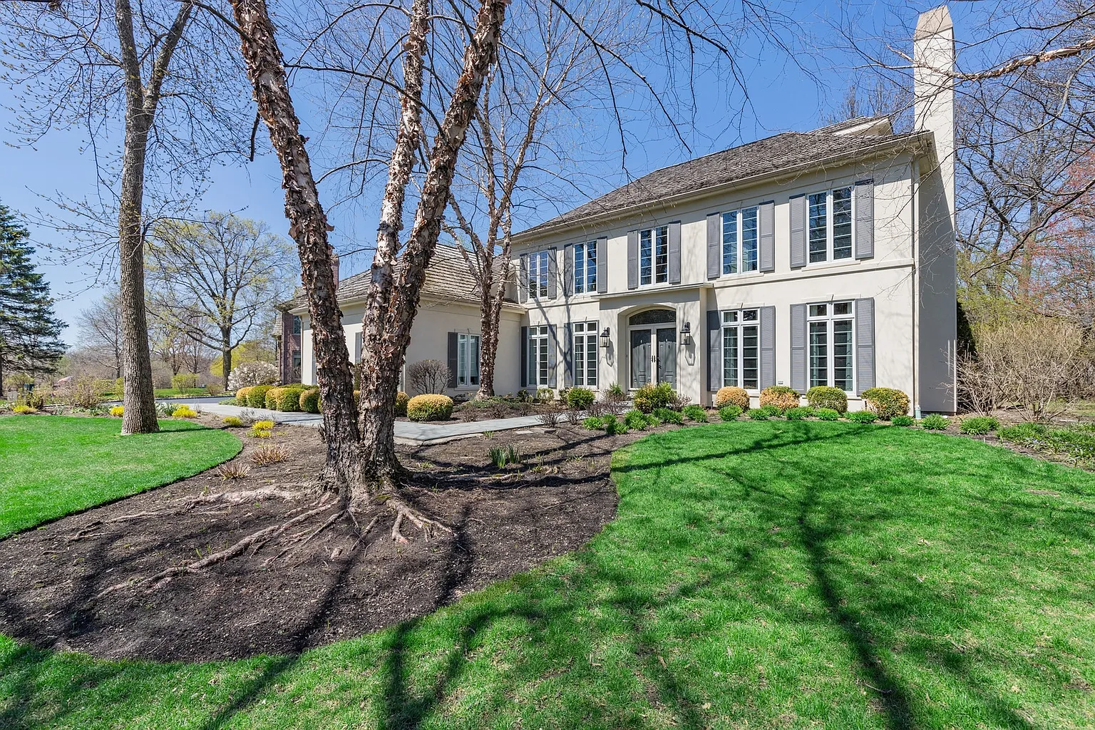 1090 Longmeadow Ln photo 1