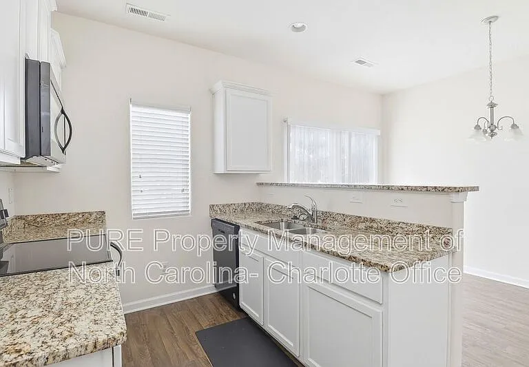 6008 Vista Woods Ln — Photo 5