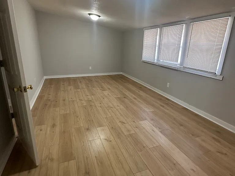 1610 Purdue Ave — Photo 10