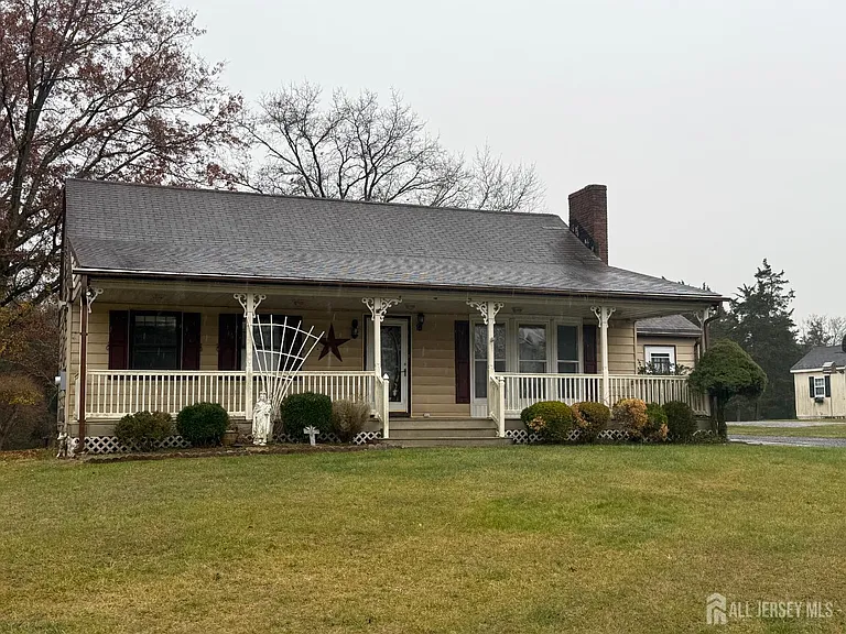 80 Gates Rd — Photo 1