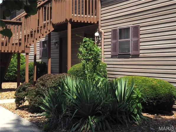 122 Ashley Dr, Fairview Heights, IL 62208