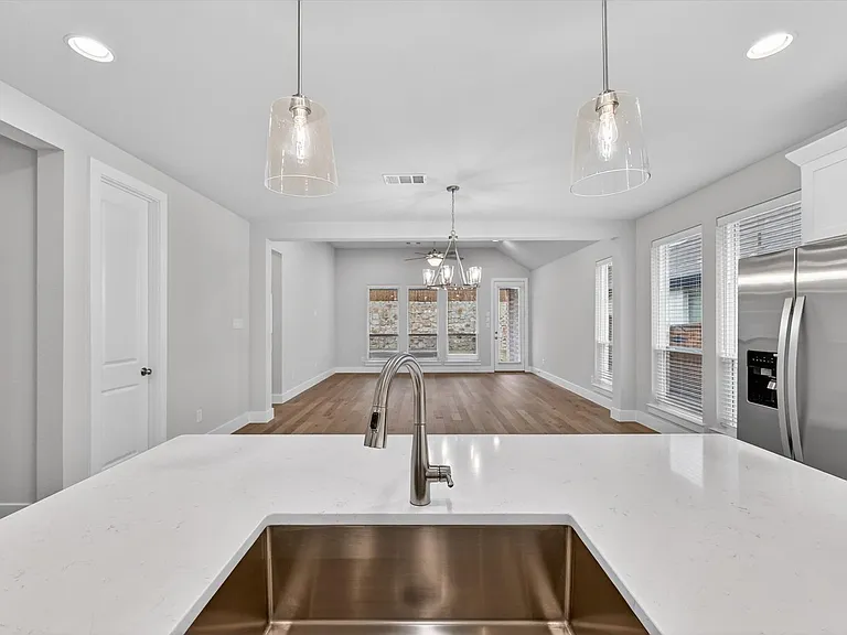 4123 Windy Point Rd — Photo 12