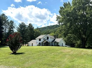 954 Old Hen Valley Rd, Oliver Springs, TN 37840