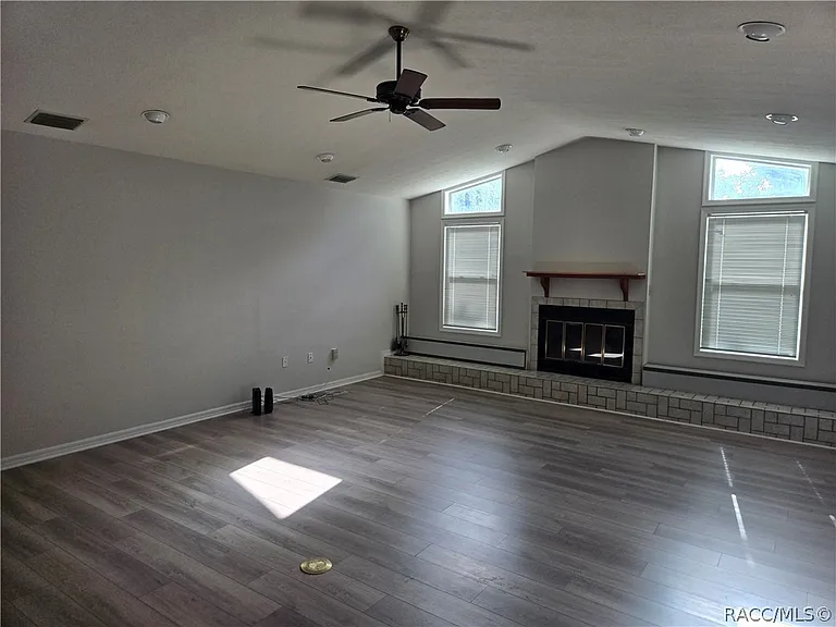 8288 W Barry Ct — Photo 10
