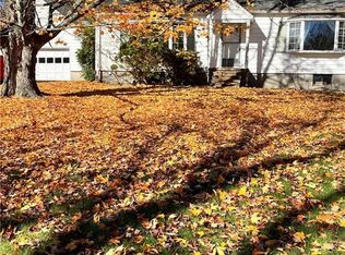 16 Saint Johns Rd, Ridgefield, CT 06877