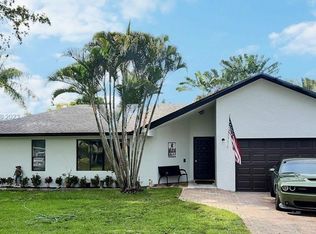 8521 SW 27th Pl, Davie, FL 33328