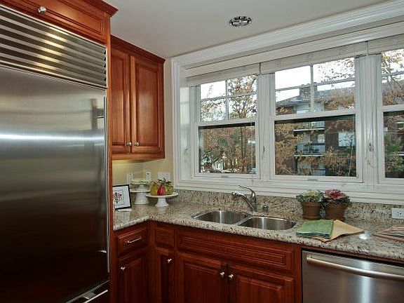 3rd image of 315 Homer Ave Unit 204