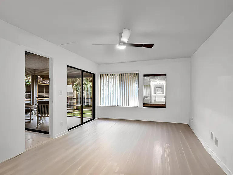 11255 Green Lake Dr #202 — Photo 11