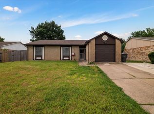7020 Greenview Cir S, Fort Worth, TX 76120