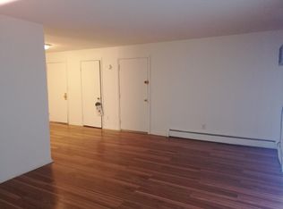 1330 W Main St APT 2, Saint Charles, IL 60174