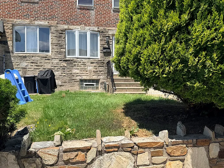 6254 Marsden St — Photo 3