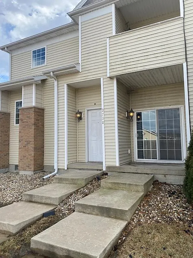3 bed, 1200 sqft, $1,650 — Photo 2