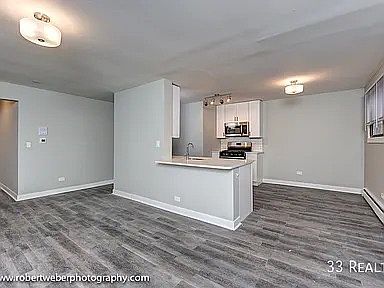 2nd image of 1619 E Thacker St #204