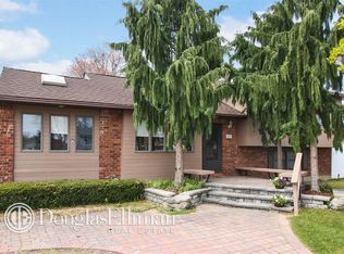 494 Grenadon Ln, North Babylon, NY 11703