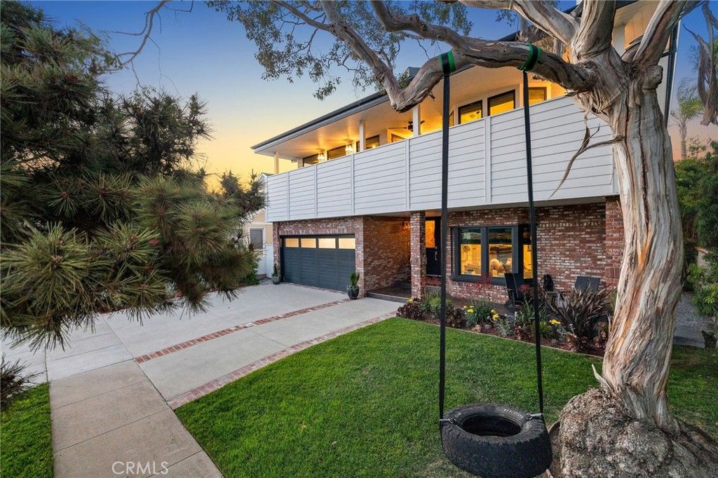 1307 Curtis Ave, Manhattan Beach, CA - View 2