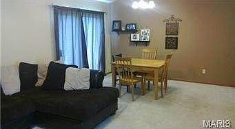 4th image of 214 Cuivre Valley Ct
