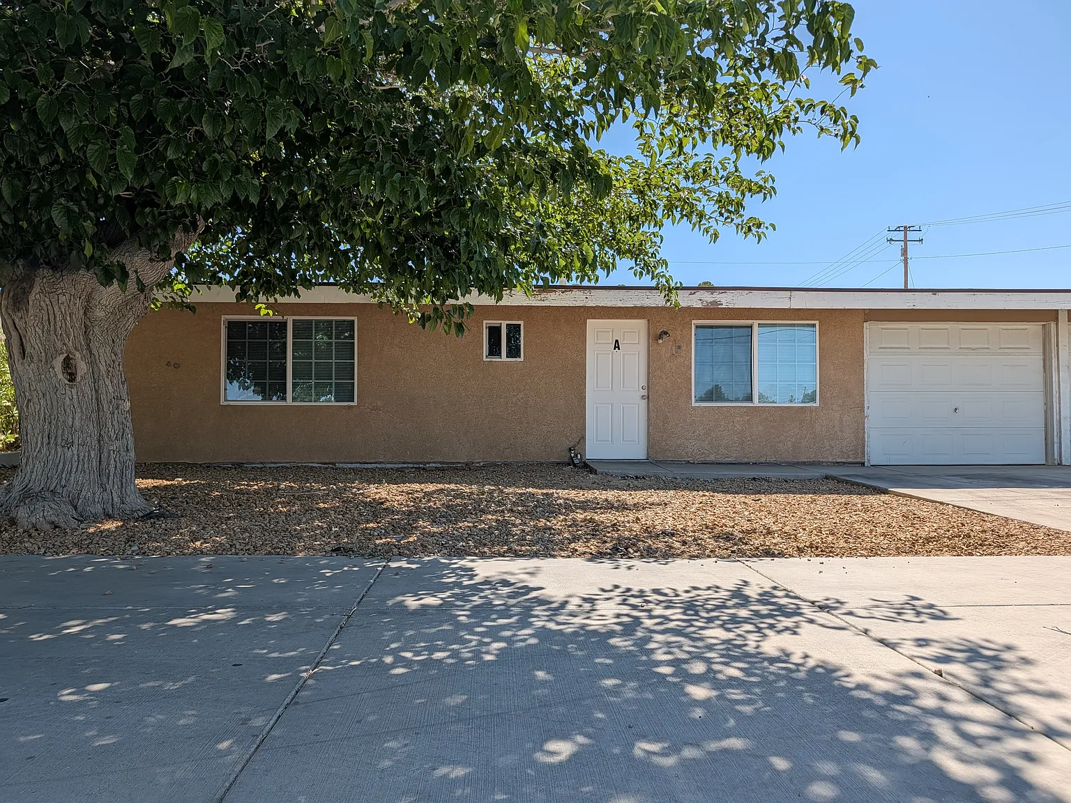 2 bed, 875 sqft, $1,575 — Photo 1