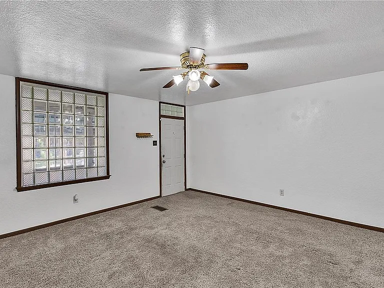 204 Johnston Ave — Photo 3