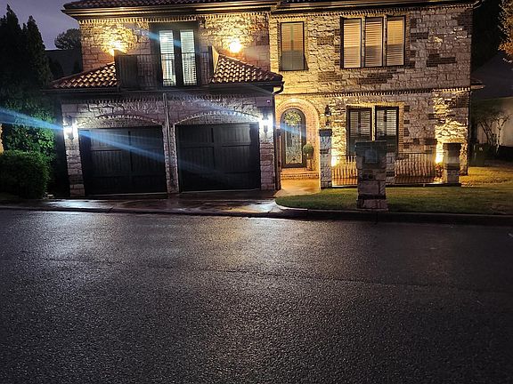 2nd image of 11 La Scala Ct